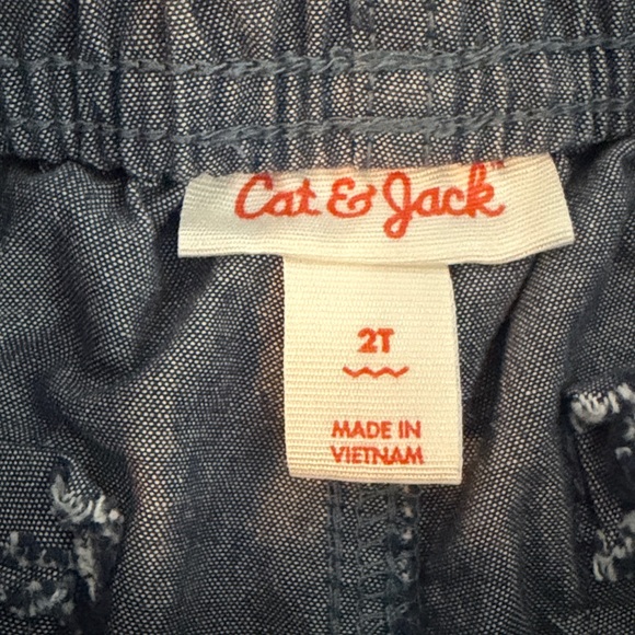 Shorts - Picture 3 of 4